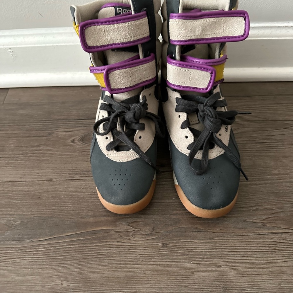 Reeboks - Picture 4 of 4